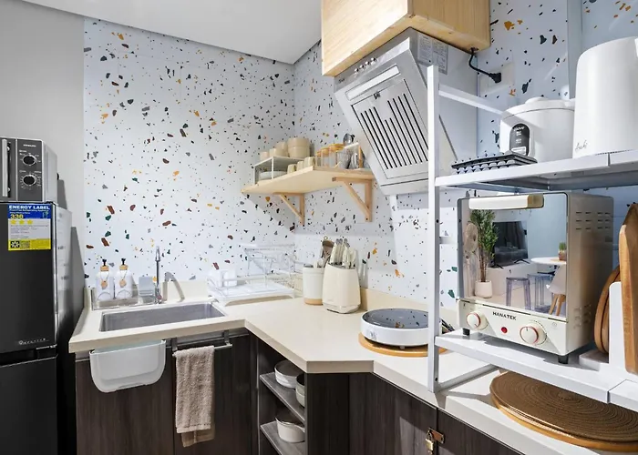 Light & Airy Scandinavian Studio; Free Pool Access * Manila