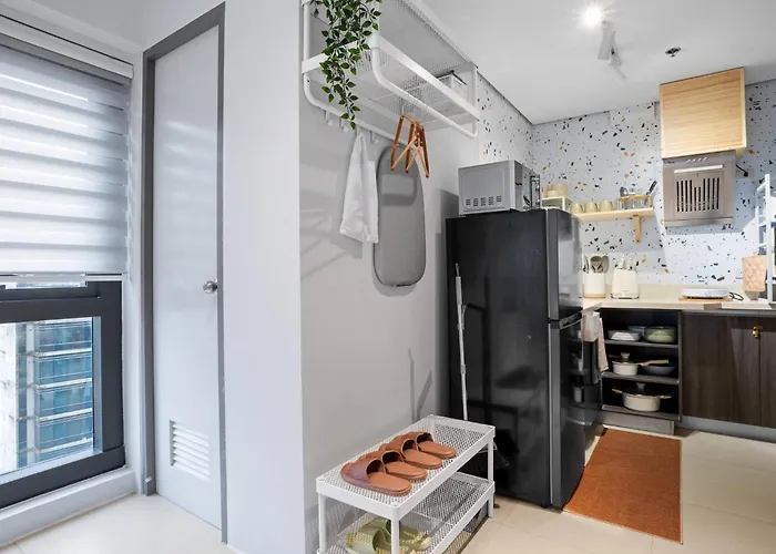 Light & Airy Scandinavian Studio; Free Pool Access * Manila