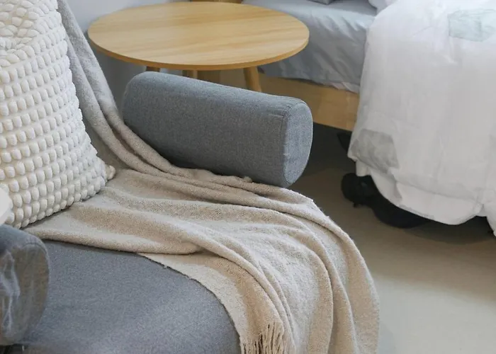 Light & Airy Scandinavian Studio; Free Pool Access Apartamento Manila